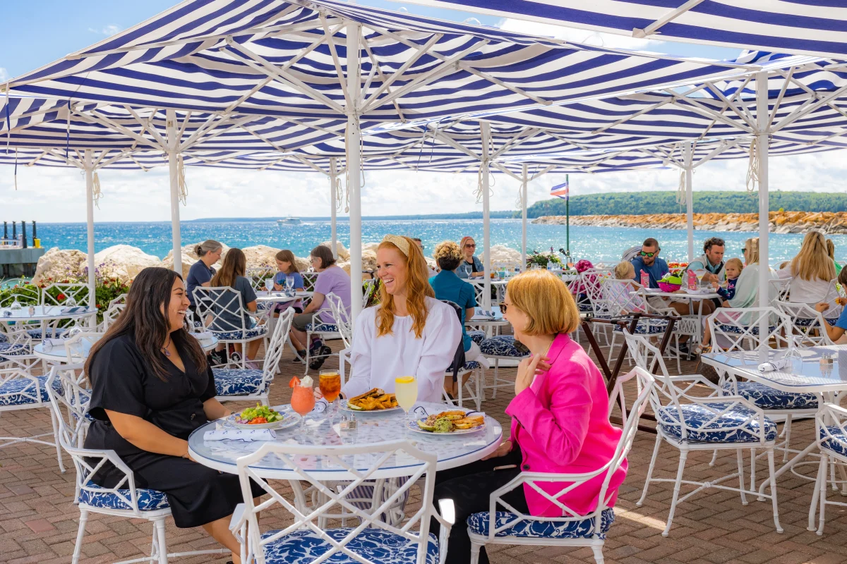 Restaurant scene